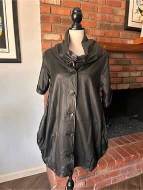 S’ MaxMara Leather Hooded Jacket in Black Sz 2